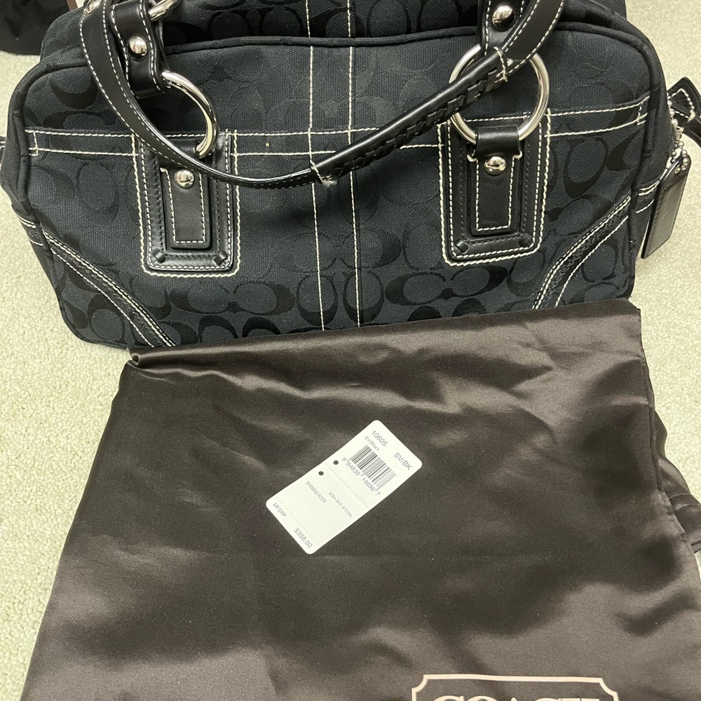Black coach purse.
